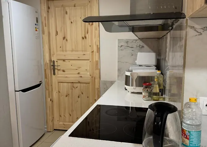 Privatunterkunft For Rent At Centre,